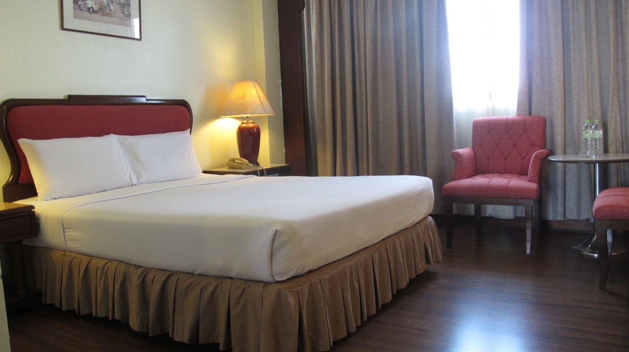 Lee Gardens Hotel Hat Yai Exterior photo